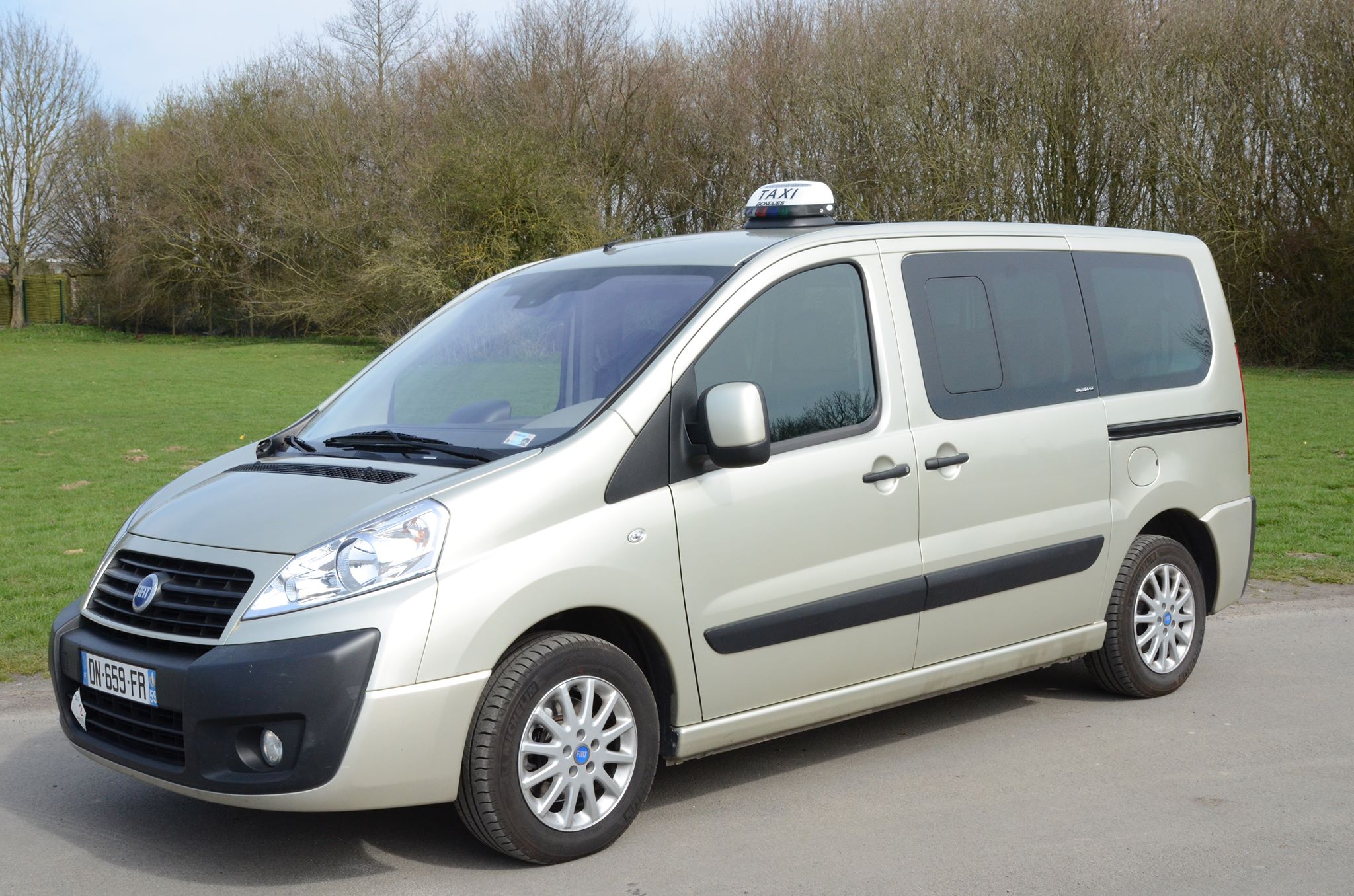 Voiture Fiat Scudo 9 places de BDS Taxi Bondues